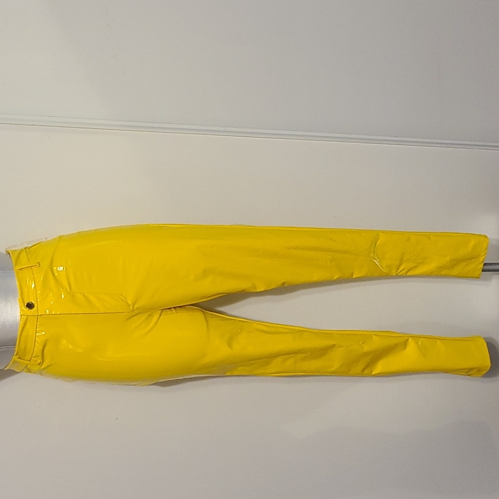 DAISY PU.HIGH WAISTED BRIGHT YELLOW PANT.SIZE SMALL.